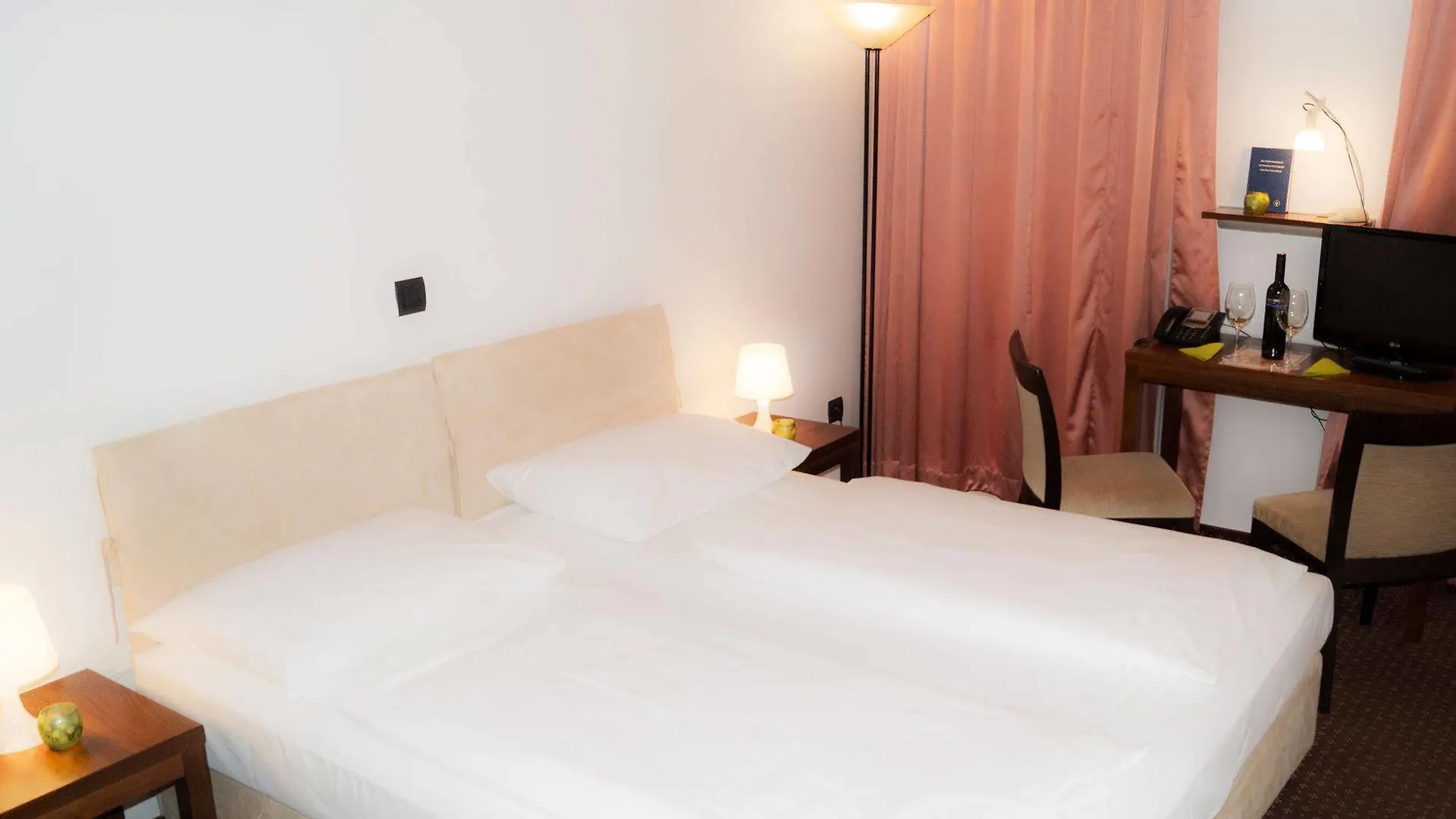 Hotel Hillinger Vienna 3*,